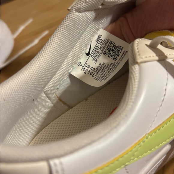 Ladies Nike Blazer Platform Leather Neon Green Sneakers. Size 7 - Picture 8 of 9